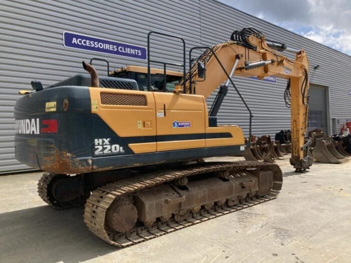 Excavadora de orugas Hyundai HX220L - Imagen 7