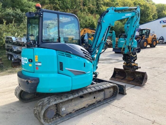 MINI EXCAVADORA KOBELCO SK 55 SRX-6E - Imagen 1