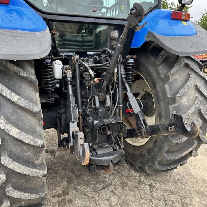 New Holland TM140 - 5,6 toneladas, año 2003 - Imagen 17