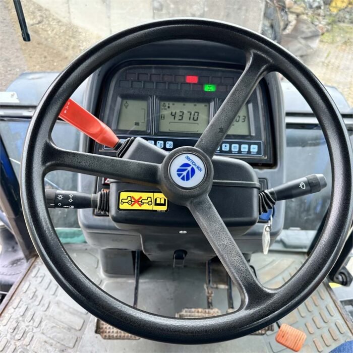 New Holland TM140 - 5,6 toneladas, año 2003 - Imagen 18
