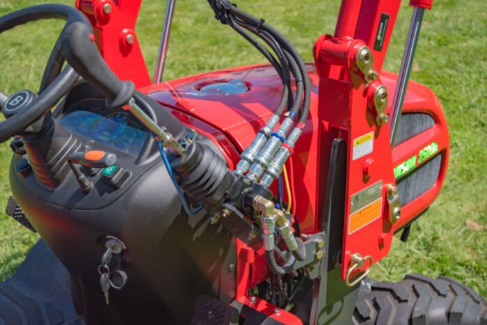 Minitractor compacto BRANSON 2500H - Imagen 11