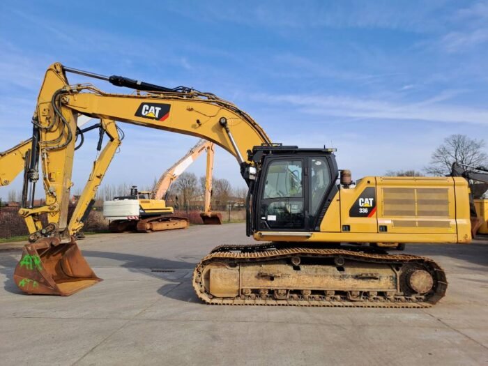 Pala sobre orugas CAT 336 - Imagen 3