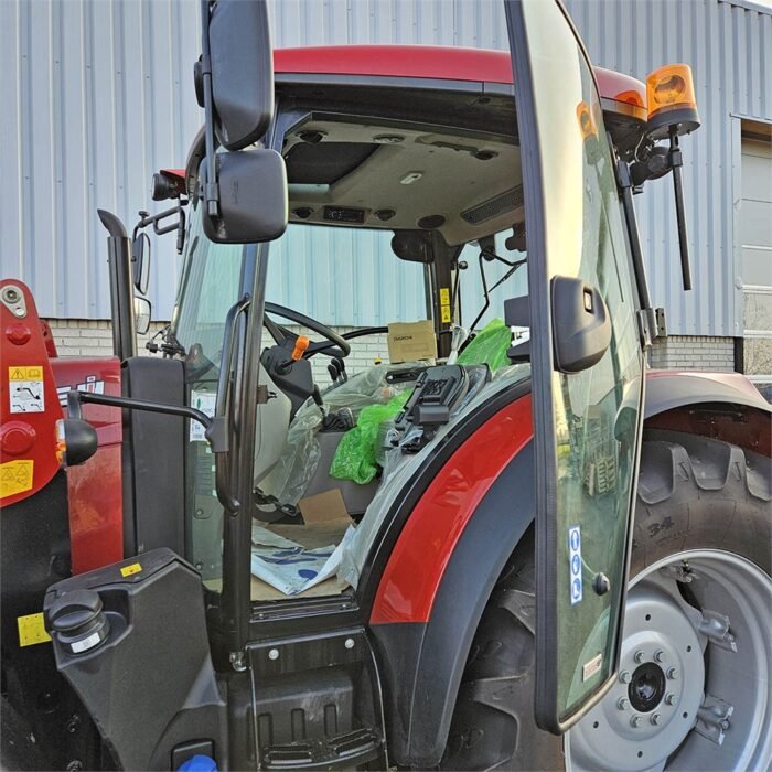 Tractor nuevo CASE IH 100A Farmall año 2023 con cargador - Imagen 4