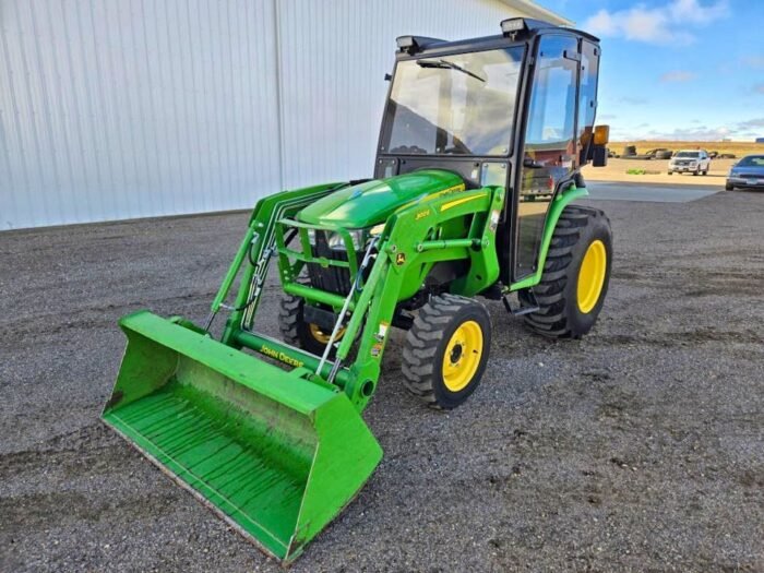 2020 John Deere 3038E con cargador - Imagen 3