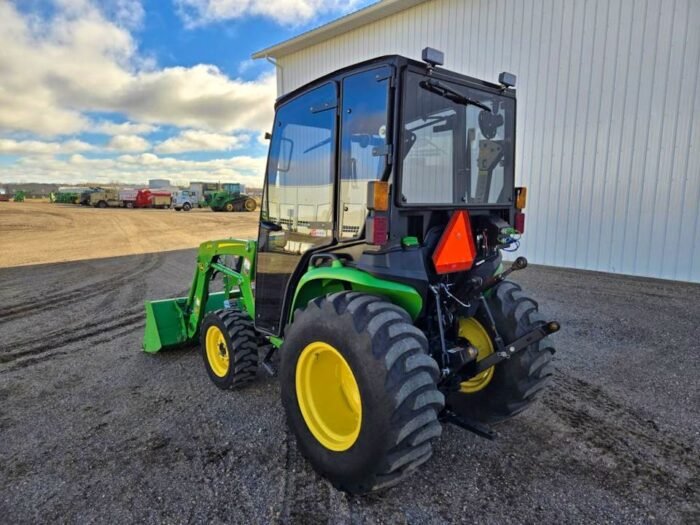 2020 John Deere 3038E con cargador - Imagen 7